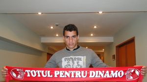 FOTO Platini e "câine" și promite să dea TOTUL pentru Dinamo!** "Știu ce înseamnă clubul ăsta"