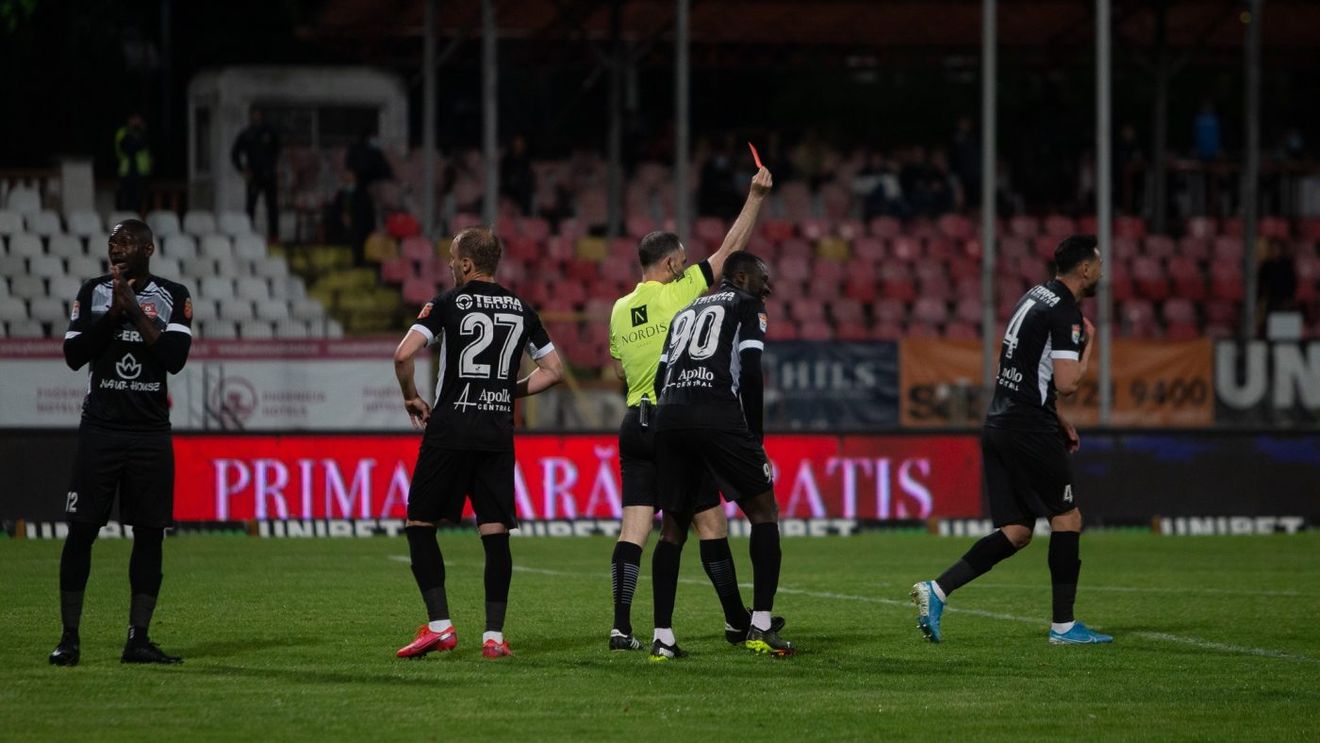 Arbitrul Rusandu, contestat dur de fostul dinamovist Adrian Scarlatache: „Mihaiu a căzut de la o adiere de vânt!” + Ce spune Ionuț Stoica, după ce a fost eliminat