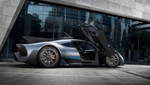 Ion Țiriac, achiziție de aproape 3 milioane de euro! Ce super bolid și-a cumpărat afaceristul român | GALERIE FOTO