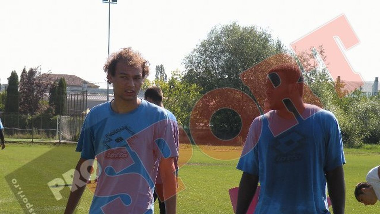 FOTO Înlocuitori pentru Bourceanu și Nikolic!** Doi brazilieni, în probe la Poli!