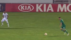 VIDEO | Gooooool, Keșeru! Atacantul român a marcat superb din lovitură liberă, în Ludogoreț - Leverkusen