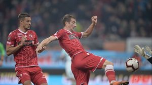 Colegilor de la Dinamo nu le-a venit să creadă. Ce look a adoptat un jucător. "Ce p*** mea e asta?" | FOTO&VIDEO