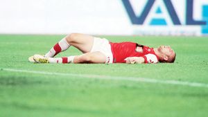 I-a permis lui Rusescu să devină erou!** Cosmin Moți, principalul vinovat pentru înfrâgerea din derby-ul cu Steaua