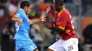 Inter Milano anunță un nou transfer în ziua meciului cu Vaslui!** Are 28 de ani și vine de la Napoli! Cine va fi noul coleg al lui Cristi Chivu