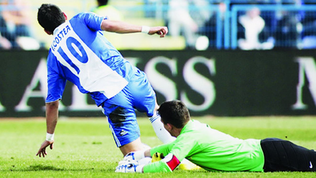 Costea a pățit-o ca Balaci!** "Minunea Blondă" s-a lăsat după o accidentare similară