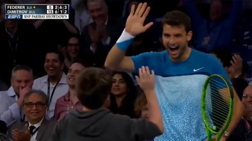 VIDEO | Moment superb în meciul demonstrativ dintre Federer și Dimitrov. Ce a reușit un puști după ce i-a luat locul bulgarului