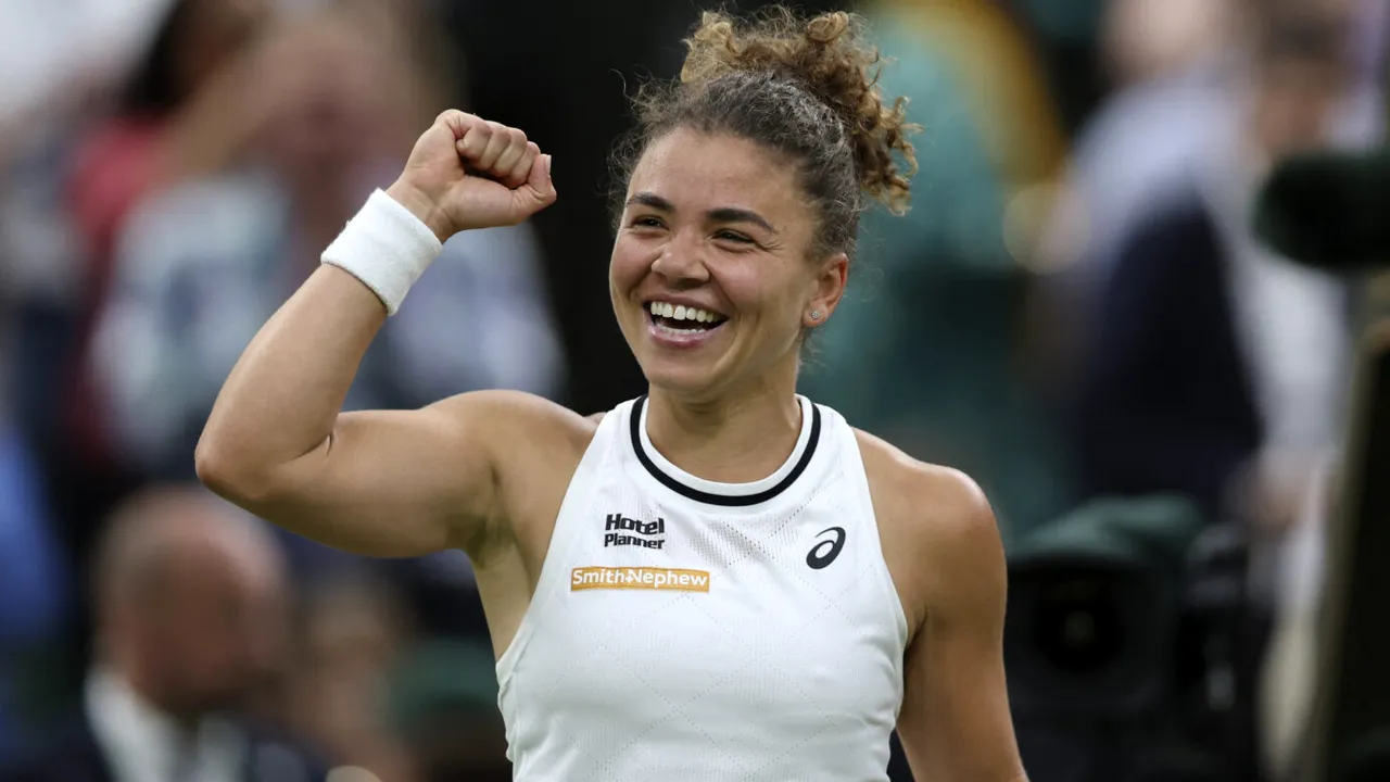 Noua senzație din WTA a ajuns în finală la Wimbledon, după ce a făcut acelaşi lucru la Roland Garros! Italianca Paolini a jucat un meci istoric împotriva Donnei Vekic