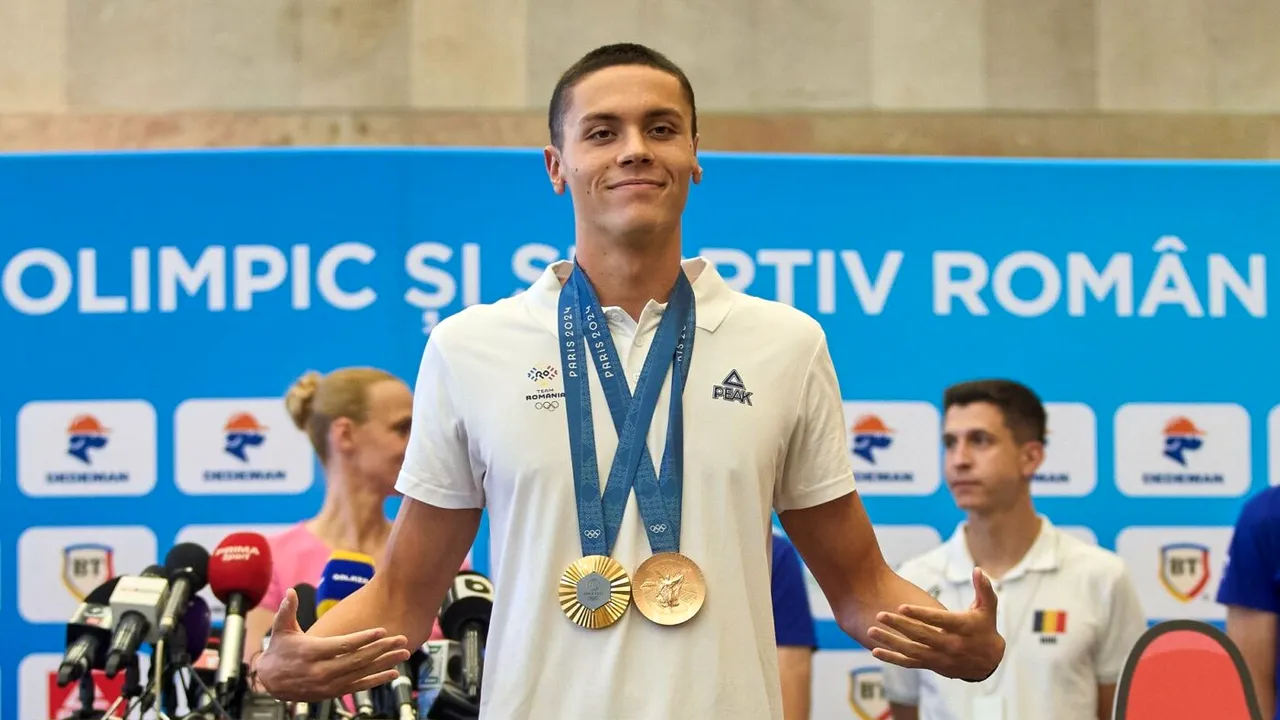 Dinamo Bucureşti a pregătit banii pentru David Popovici. Cât va primi campionul olimpic, după ce Ion Țiriac i-a dat două maşini şi COSR a decis să îi plătească 200.000 de euro pentru cele două medalii