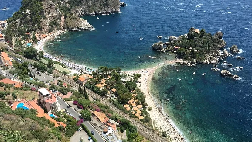 Grecia și Italia și-au redeschis plajele pentru turiști! Ce reguli de protecție trebuie respectate