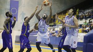 BASCHET | Programul semifinalelor din LNBM: CSU Sibiu - Oradea și U BT Cluj - Steaua Eximbank