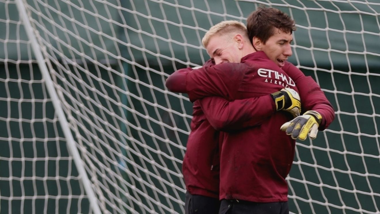 FOTO emoționant! Imagine surprinsă la ultimul antrenament al lui City: Pantilimon își ia rămas bun de la Joe Hart