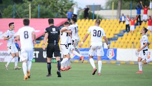 Jucătorii Voluntariului, certați, dar și felicitați de Liviu Ciobotariu după turul barajului cu Dunărea Călărași. Fostul internațional e încrezător față de menținerea în Liga 1: ”Sper să fi înțeles ceva, chiar și eu”