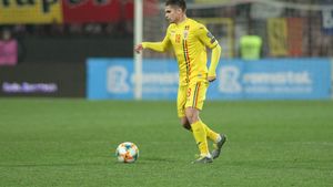 Ajax nu îi îndeplinește dorința lui Mirel Rădoi. "Lăncierii" au refuzat o nouă ofertă primită pentru Răzvan Marin