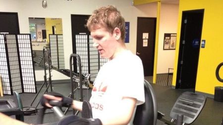 Miracol!** Neșu: "După un an de zile, pot sta din nou în picioare" FOTO Aparatul care îl ajută pe Bichon să zâmbească