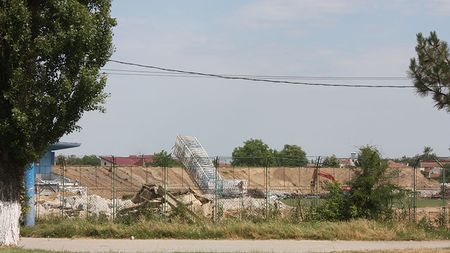 VIDEO | Căzu nocturna de pe "Ion Oblemenco". Procesul de demolare a vechiului stadion din Craiova, aproape de final