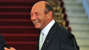 "Ă‚știa suntem!" Reacția lui Trăian Băsescu după eliminarea naționalei de la Euro! Cum a comentat "problema" Burleanu: "Nu știu pe nimeni cu numele ăsta în echipă"