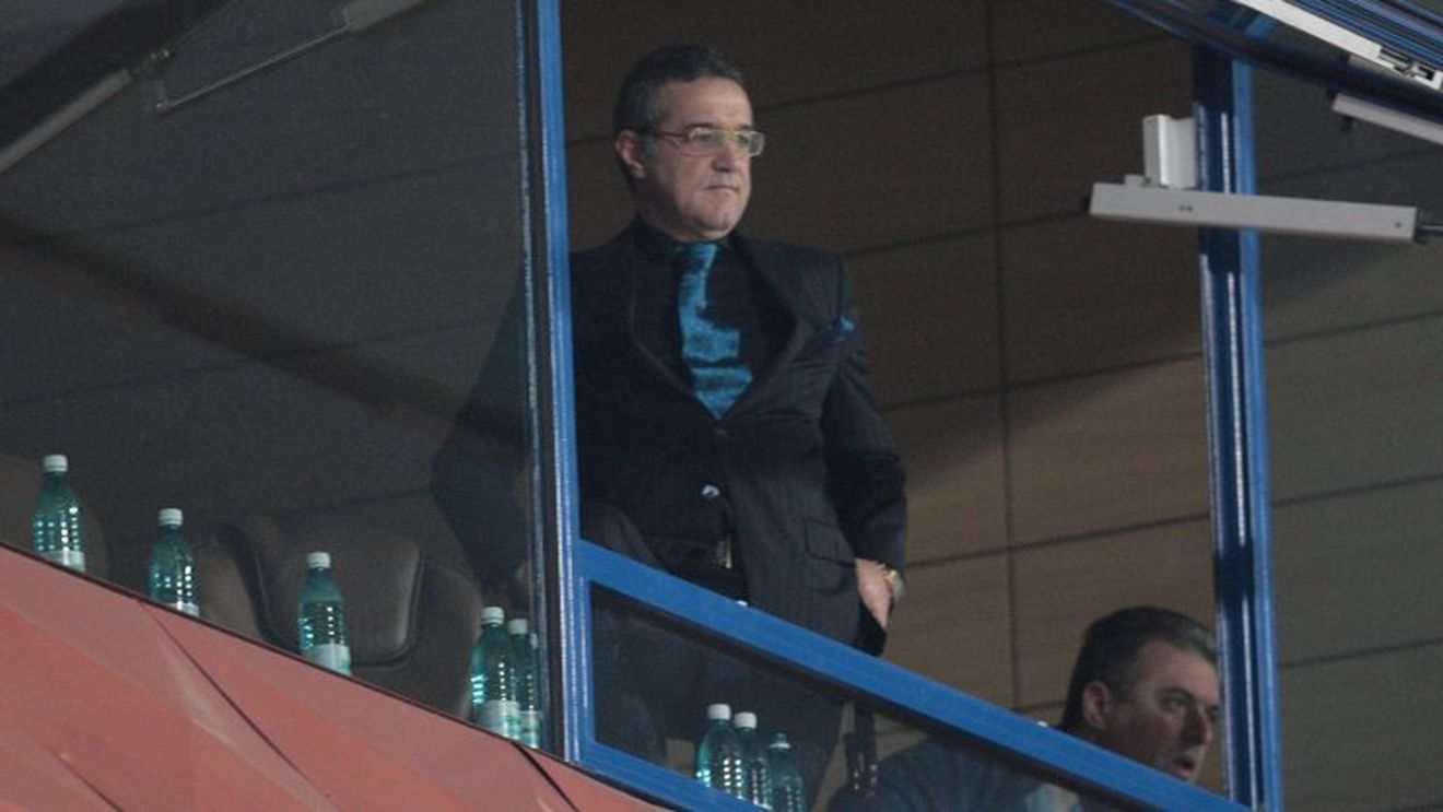 Becali zice că i-a făcut o ofertă fabuloasă lui Boloni: "Aștept răspunsul până marți"** Ce primă are pentru calificarea în Ligă: