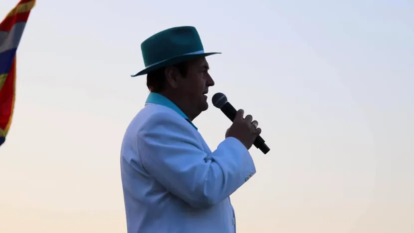 Nelu Vlad, solistul trupei Azur, a fost infectat cu COVID-19. ”Sunt sigur că o mulțime de oameni îl au și umblă cu el și nu știu”