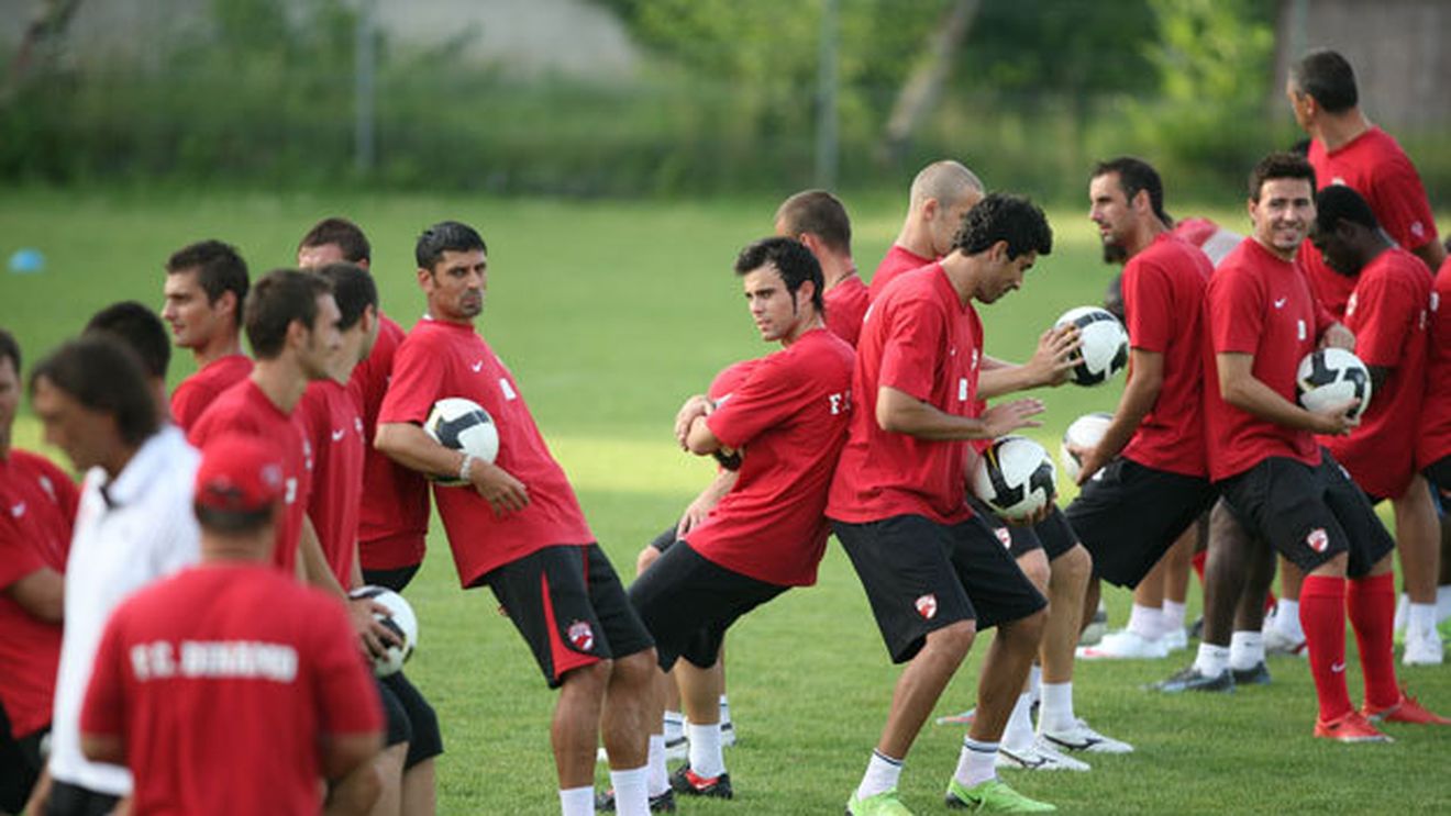 Din ciclul "marile ȚEPE ale Ligii 1"!** A venit în România ca o vedetă, dar a plecat ca un anonim! VIDEO Cum încearcă un atacant de 1.000.000 $ să revină în fotbalul mare