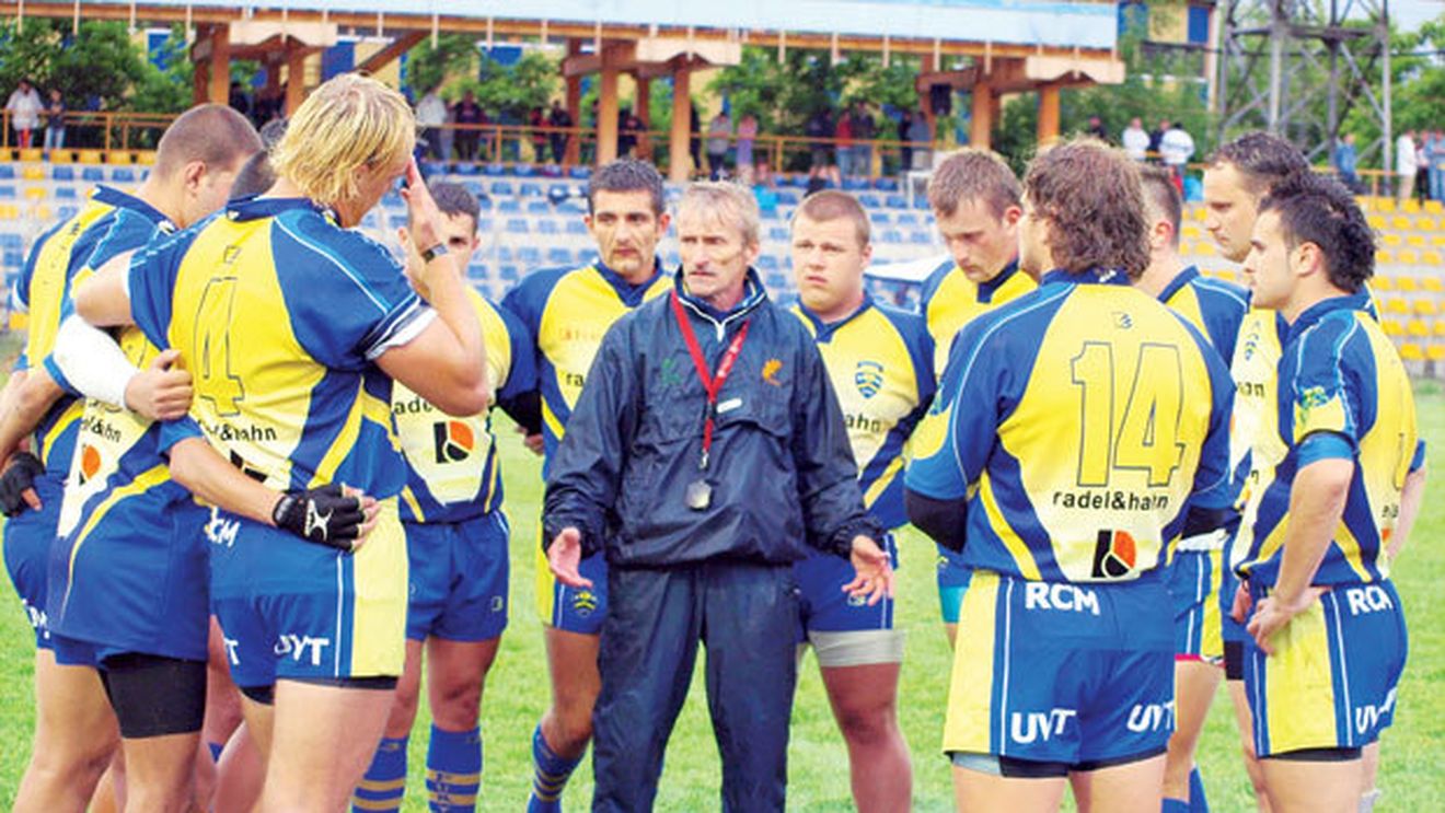 E român, are 54 de ani, joacă în Ungaria și antrenează țara vecină: "Vom pune probleme României!"