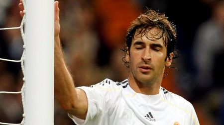 Raul, aproape să-și încheie cariera** la Liverpool!