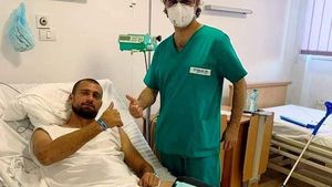 Gabi Tamaș s-a operat! Prima imagine cu fotbalistul, după intervenția chirurgicală