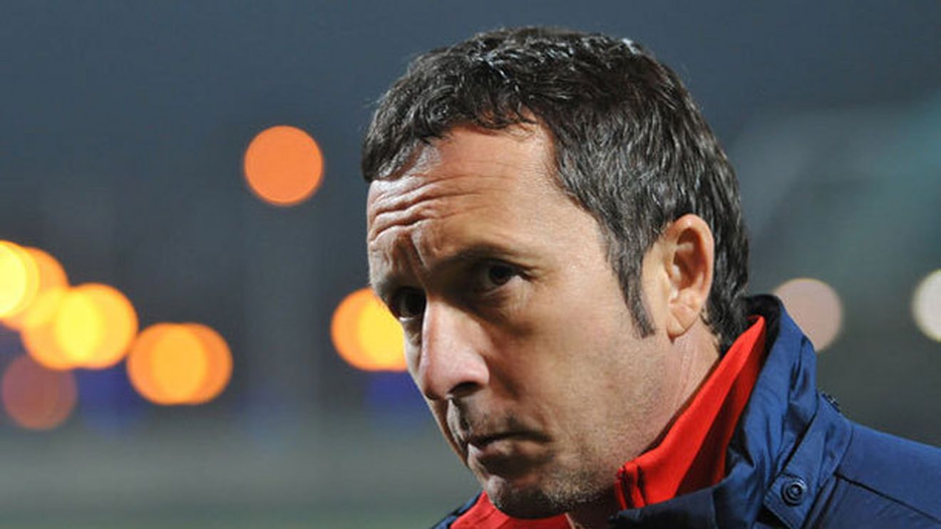 Rapid - Steaua, la foc mic!** Managerul a dat startul presiunilor, giuleștenii îi răspund: "Să nu uite că și el a fost chemat după meciul din tur la comisii" 