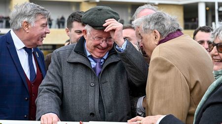 Legendarul antrenor de 71 de ani a cerut sprijinul unui psiholog ca să se poată obișnui cu ideea că se retrage din fotbal: „E ca un drog”