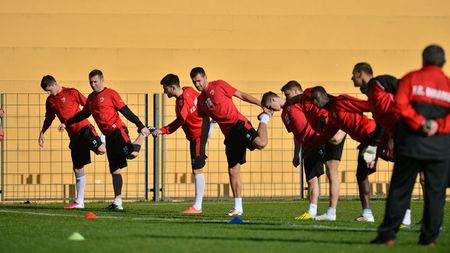 Criza de la Dinamo este mai gravă decât se vede: "Și ăia care nu o spun vor să plece"