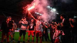 Marcelo, prezentare spectaculoasă la Olympiakos! Peste 20.000 de suporteri l-au întâmpinat pe brazilian! Imagini senzaționale din Grecia | VIDEO