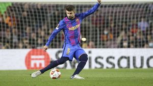 Gerard Pique a fost filmat gol, din greșeală, de coechipierul său Memphis Depay!