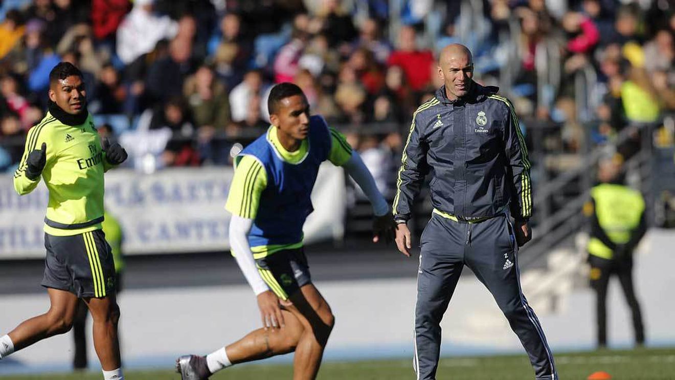 Zidane își începe mandatul în forță! PRIMUL transfer cerut de Zizou la Real Madrid: "Va fi război cu Barcelona!"