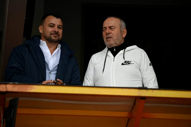 Milionarul român de 72 de ani, de nerecunoscut. Afaceristul controversat şi-a lăsat barbă, dar a şi slăbit enorm: „Mi-am