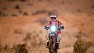 Cum arată pneurile motocicletei lui Emanuel Gyenes după o etapă dură în Raliul Dakar 2021. Sătmăreanul s-a clasat pe locul 35 la sfârșitul rundei a 7-a