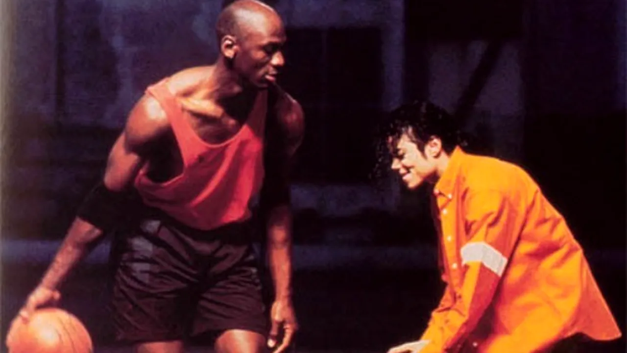 Cea mai scumpă din lume**: Mingea cu care Michael Jackson l-a 'driblat' pe Jordan, vândută cu 300.000 $