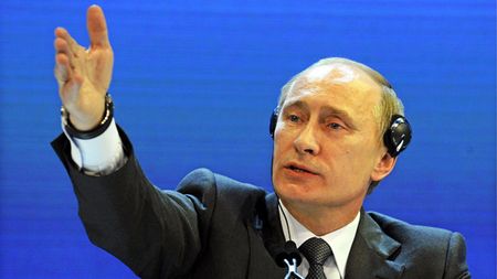Putin, atac la banii lui Abramovic:** "Să bage un pic mâna în buzunar"