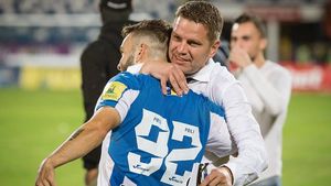 Stoican și un discurs "de antrenor": "Capul sus, așa se joacă fotbalul". Și-a recunoscut greșeala la finalul meciului: "I-am reproșat, dar are dreptate"