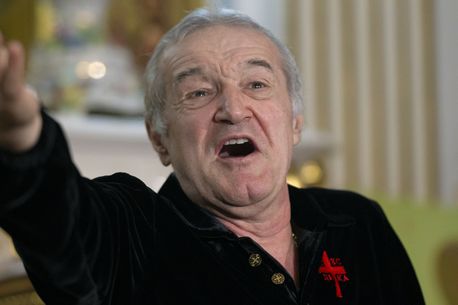 Ce controverse! Preotului neurochirurg care l-a operat pe Gigi Becali i s-au pus &icirc;n c&acirc;rc&#259; multe acuza&#539;ii