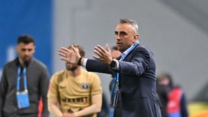 Antrenorul Universităţii Craiova, Ivaylo Petev, impresionat de campania de transferuri a Rapidului: „Au investit foarte mult"