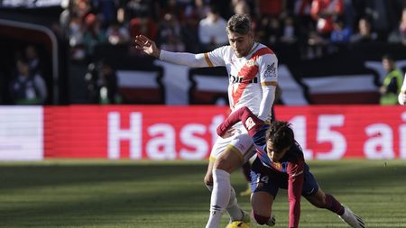 Andrei Rațiu semnează cu FC Barcelona! Catalanii anunță transferul imediat al românului