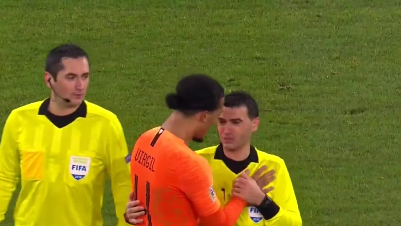 VIDEO | Ovidiu Hațegan, în lacrimi la partida dintre Germania și Olanda! Van Dijk s-a apropiat și l-a îmbrățișat: momentele emoționante petrecute pe teren