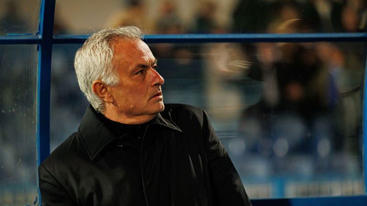 Jose Mourinho vrea să cumpere un fotbalist român pentru Benfica Lisabona. Ce SMS i-a dat lui Giovanni Becali: „E numărul 1 în România”