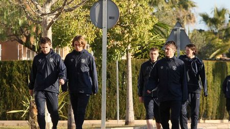 "Lui Lăcă îi e teamă că nu prinde cupele europene!** Cum să bage în teren jucătorii tineri?!"