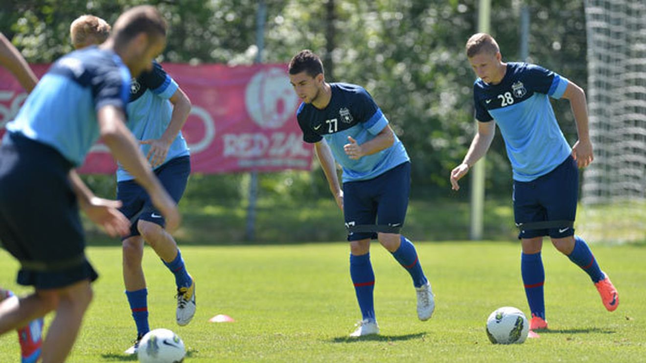 Reghecampf i-a făcut o promisiune fermă, dar fotbalistul i-a "interzis" să se țină de ea: **nu poate nici să viseze să mai joce la Steaua