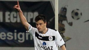 A marcat trei goluri în trei etape și anunță că nu se va opri aici!** Unul dintre starurile Ligii I în 2013 vine din liga a cincea italiană:** "Avem foame de victorii și bani"