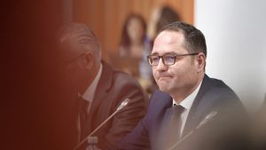 Pus în încurcătură! VIDEO | Gafă uluitoare a ministrului Tineretului și Sportului, când a fost întrebat de indemnizațiile pentru sportivii olimpici