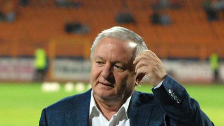 „Drum bun!”. Reacție dură a milionarului Porumboiu, după demisia preşedintelui Klaus Iohannis