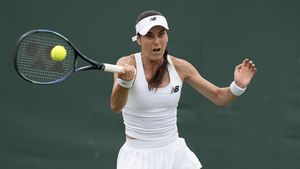Sorana Cîrstea a răbufnit împotriva arbitrei şi i-a amuțit pe spectatori la Wimbledon: "De unde ştiu că nu inventezi? Spune-mi acum!"