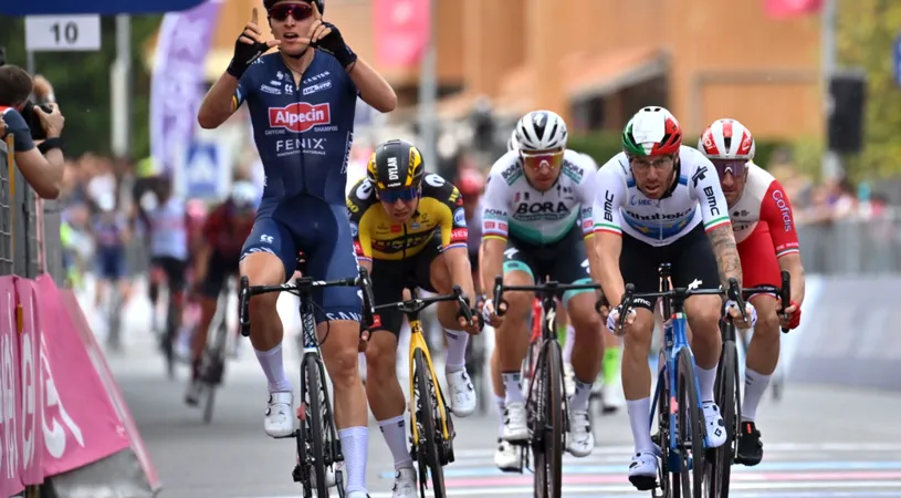 Tim Merlier a câștigat la sprint etapa a 2-a în Turul Italiei 2021. Filippo Ganna și-a păstrat tricoul roz