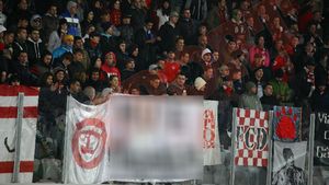 FOTO** Dinamoviștii nu l-au uitat pe Adrian Cristea! Mesajul afișat de fani care l-a făcut de râs în fața Biancăi :)